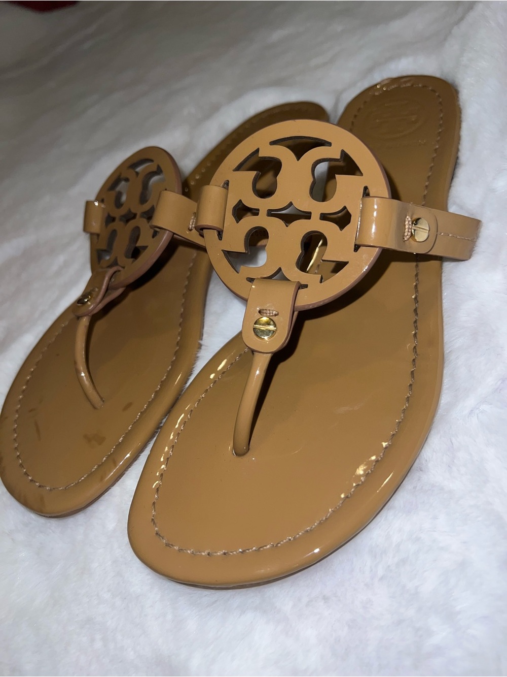 Tory Burch miller Patent Logo Thong Sandals in Tan